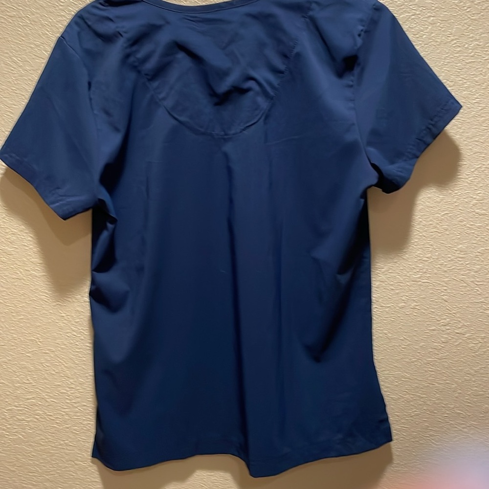 Koi Scrub top - Picture 4 of 4